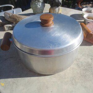Vintage Mid Century Mirro 5 Qt - 4.7 Liters Solid Aluminum  Pot with Oak Wood